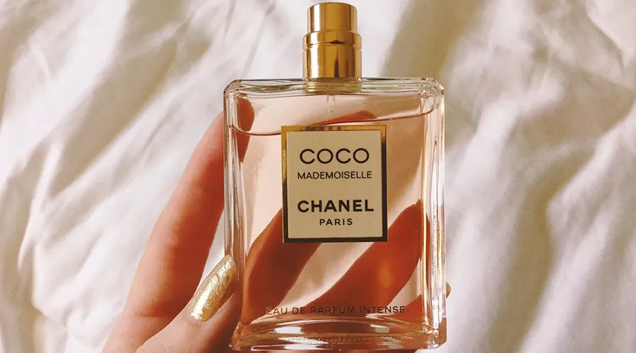 بهترین عطر زنانه : معرفی 25 مورد از خوشبوترین عطرهای زنانه 2 coco chanel mademoiselle بهترین عطر زنانه