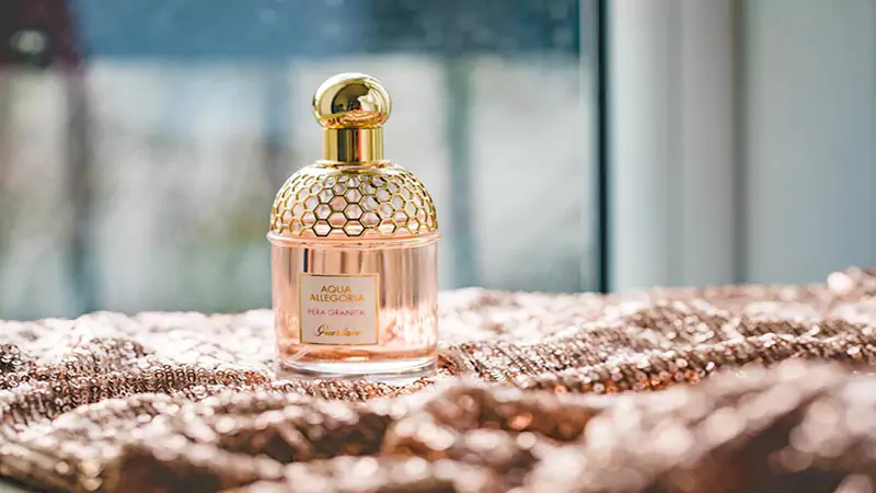 بهترین عطرهای پودری برای خانم ها