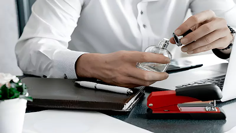 انتخاب عطر مناسب در محیط کار