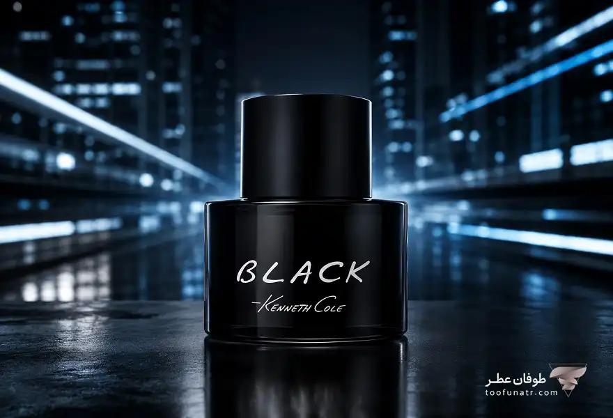 12 عطر ارزان قیمت که با برندهای لوکس رقابت می کنند 7 شیشه عطر کنت کول بلک در فضایی بارانی کنار لاین های نوری