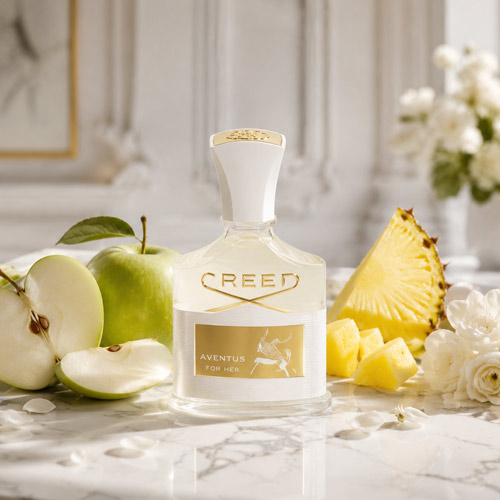 برند کرید (Creed) | تاریخچه، محبوب ترین عطر ها و راز محبوبیت این خانه عطر سازی لوکس 4 بطری عطر کرید اونتوس زنانه (Creed Aventus For Her) در میان نتهای آناناس، سیب سبز و مرکبات تازه