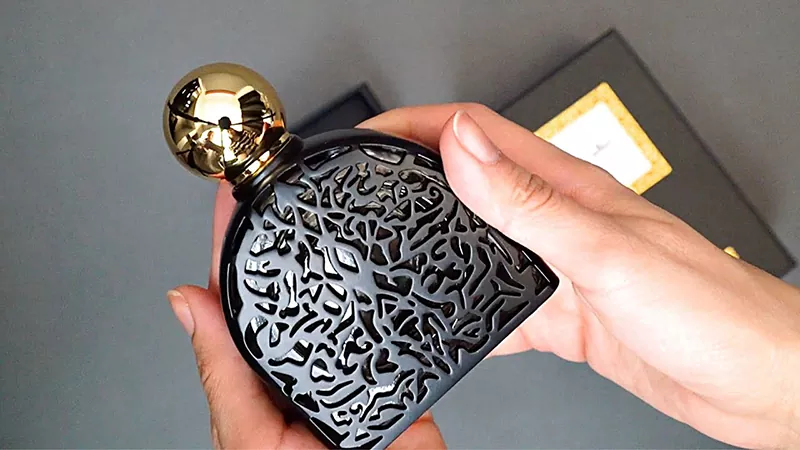 معرفی 10 مورد از عطرهای پرطرفدار برند ام میکالف (M. Micallef) 10 عطرام میکالف دلیس